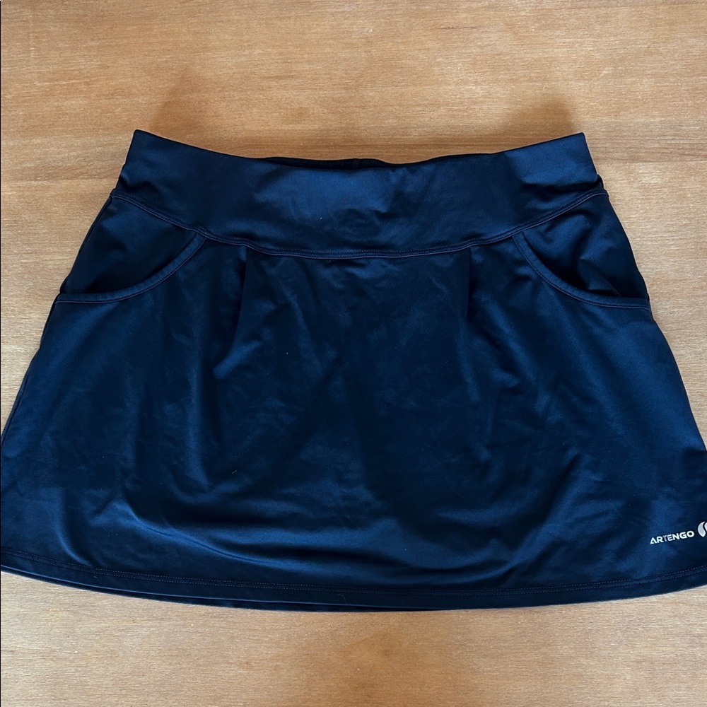 Women's Navy Skirt. Golf, Tennis, Pickle Ball. Great pockets!!